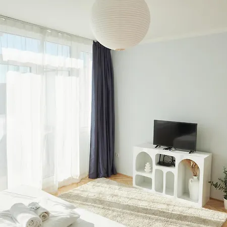 Apartamento Podmaniczky Terrace Retreat With Ac Budapest